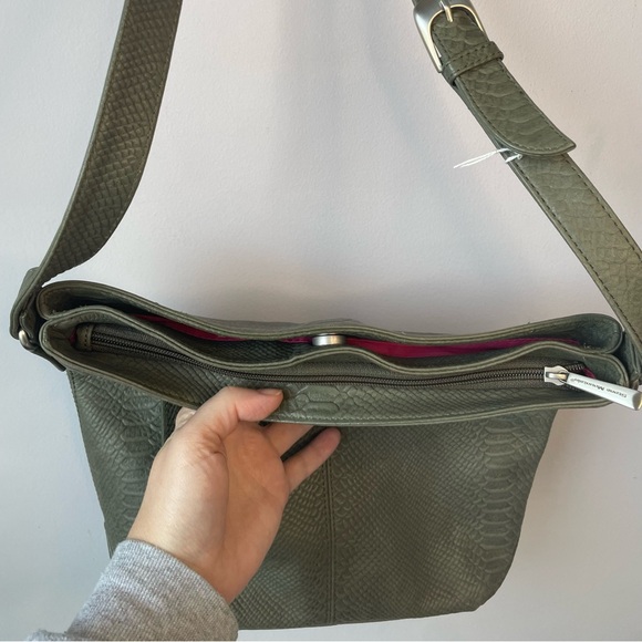 Stone Mountain Olive Green Reptile-Textured Leather Crossbody Bag NWOT - Picture 8 of 16